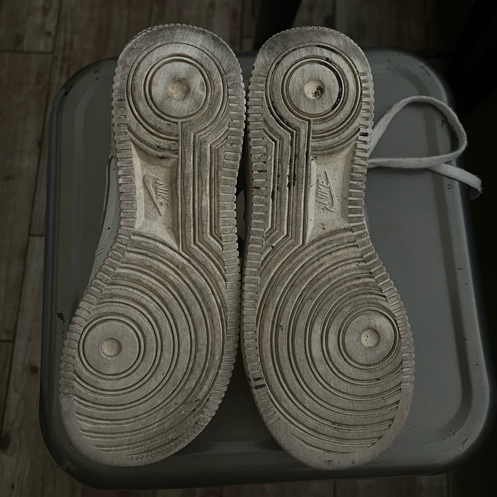 Nike Air Force 1 - image 3